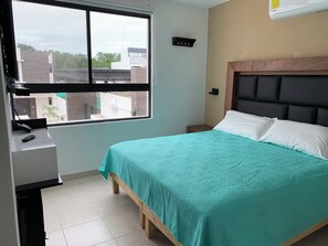 3 chambres, fer et planche à repasser, Wi-Fi, draps fournis