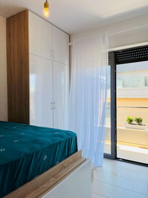 Apartment - Sunny Apartment 2BR Steps From the Sea (Vlorë)