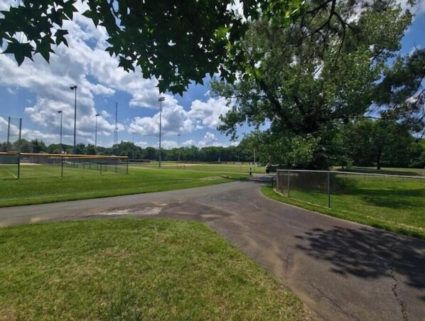 Sport court - Park Place in Pineville Sport fanatics (Pineville)