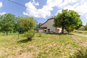 المنطقة المحيطة بالمنشأة