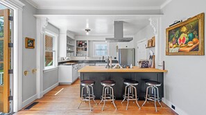 Kühlschrank, Ofen, Herdplatte, Geschirrspüler