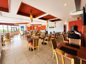 Apartment | Dining - Hosts BR - Flat Frente Mar na Beira Mar (Fortaleza)