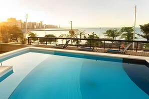 Elite appartement | Zwembad | Een buitenzwembad