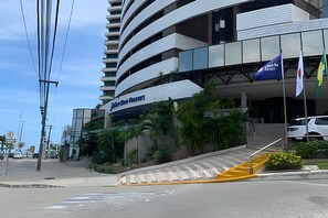 Elite Apartment | Exterior - Hosts BR - Flat Frente Mar na Beira Mar (Fortaleza)