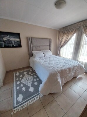 3 bedrooms, iron/ironing board, free WiFi, bed sheets