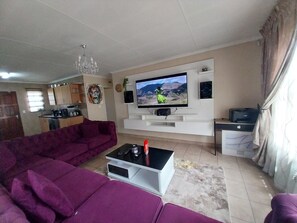 Smart-TV, DVD-Player, Musikbibliothek