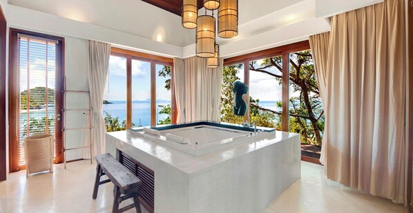 المنشأة من الداخل