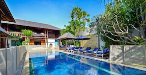 Pool - Beautiful 5 Star Villa in a Prime Location in Seminyak, Bali Villa 2129 (Bali)