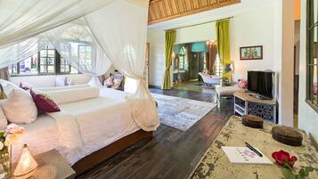 4 bedrooms, internet, bed sheets, wheelchair access