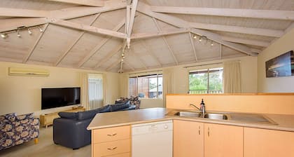 Birds Nest – Tranquil Retreat in Old Dunsborough