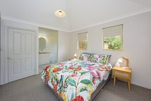 3 bedrooms, iron/ironing board, travel cot, free WiFi