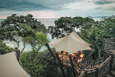 Bar (on property). Nekajui Peninsula Papagayo, a Ritz-Carlton Reserve Residence