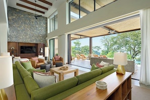 Huone, 5 makuuhuonetta, yksityinen uima-allas, valtamerinäköala | Olohuone