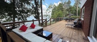 Newly renovated lakeside retreat on Bass Lake