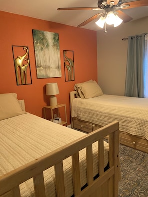 3 bedrooms, iron/ironing board, WiFi, bed sheets