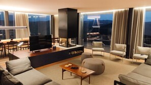 TV, fireplace, foosball, table tennis