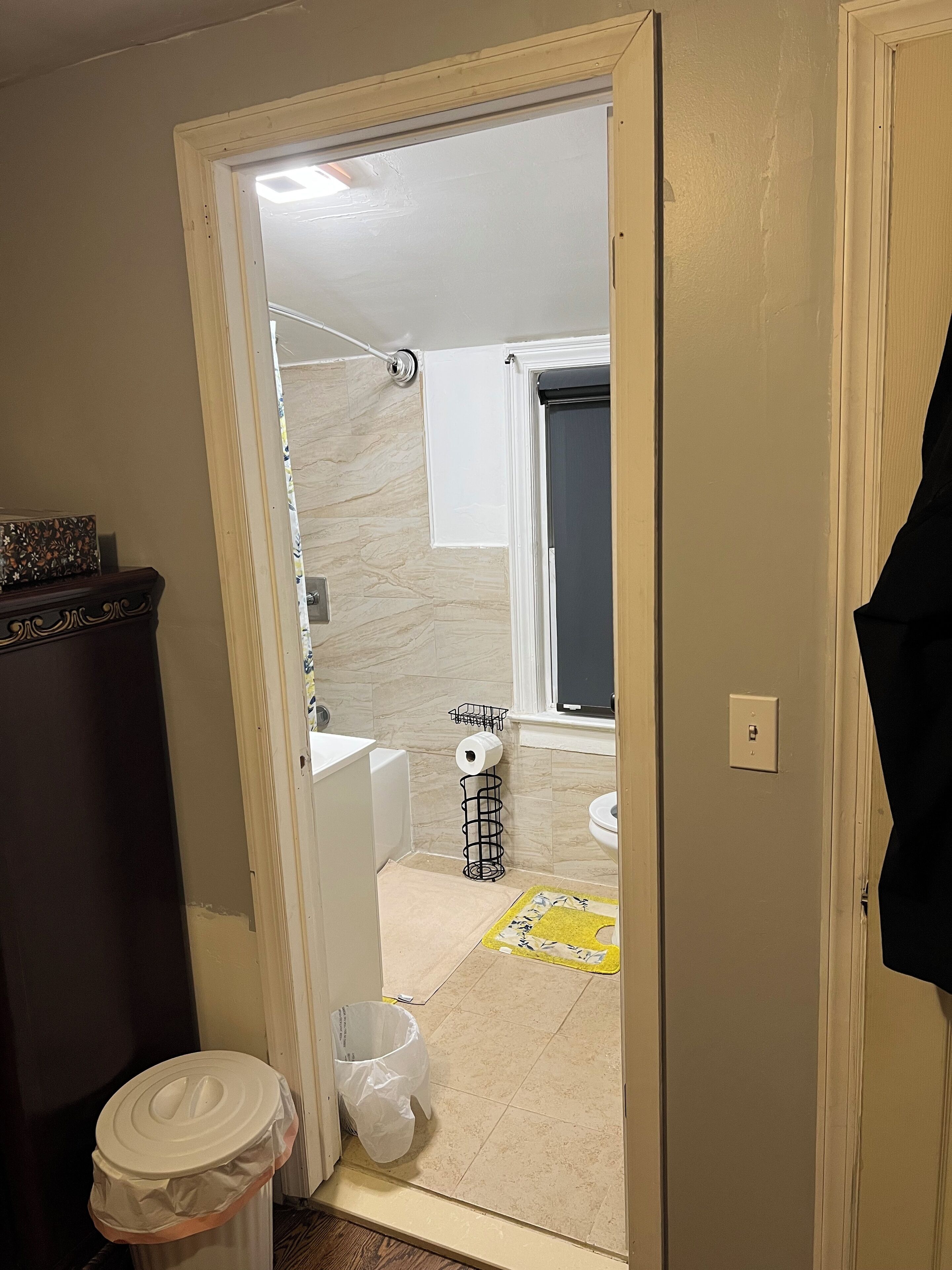 吹风机、毛巾、肥皂、卫生纸