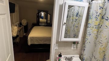 1 chambre, fer et planche Ă repasser, Wi-Fi, draps fournis