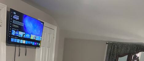 1 chambre, fer et planche Ă repasser, Wi-Fi, draps fournis