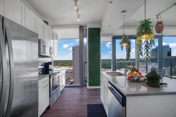 ميكروويف، فرن، موقد طهي مسطح، غسالة أطباق