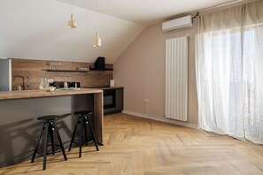 Kühlschrank, Ofen, Herdplatte, Geschirrspüler