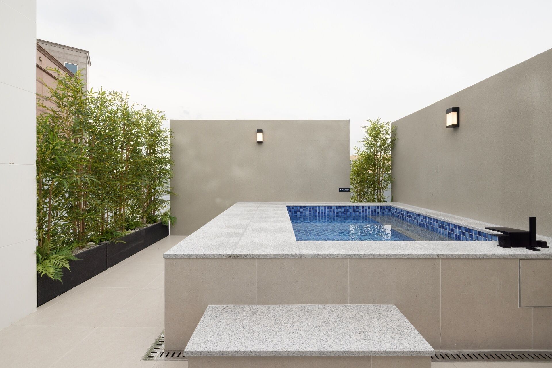 Signature | Desk, laptop workspace, blackout drapes, free WiFi