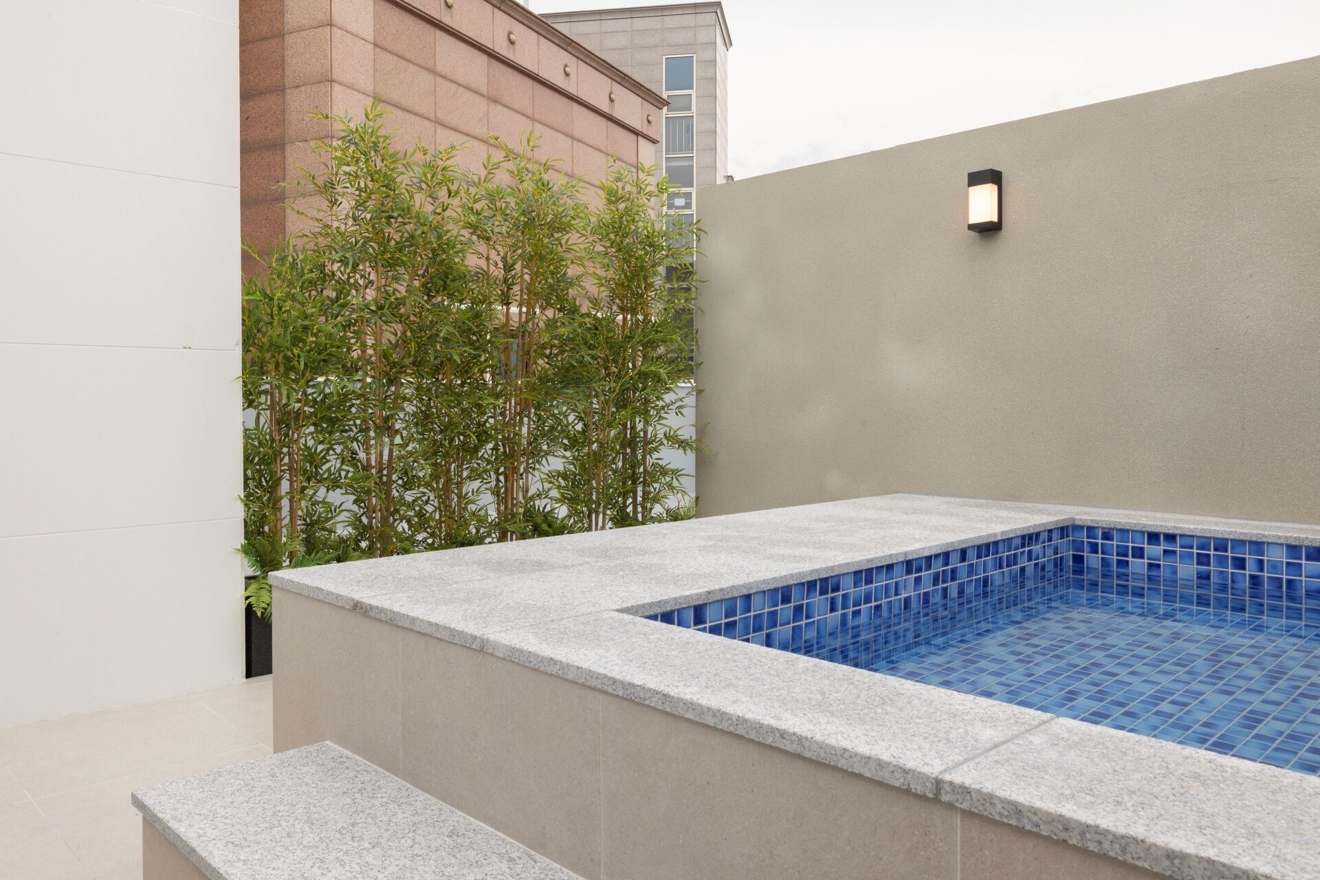 시그니처 | 책상, 노트북 작업 공간, 암막 커튼, 무료 WiFi