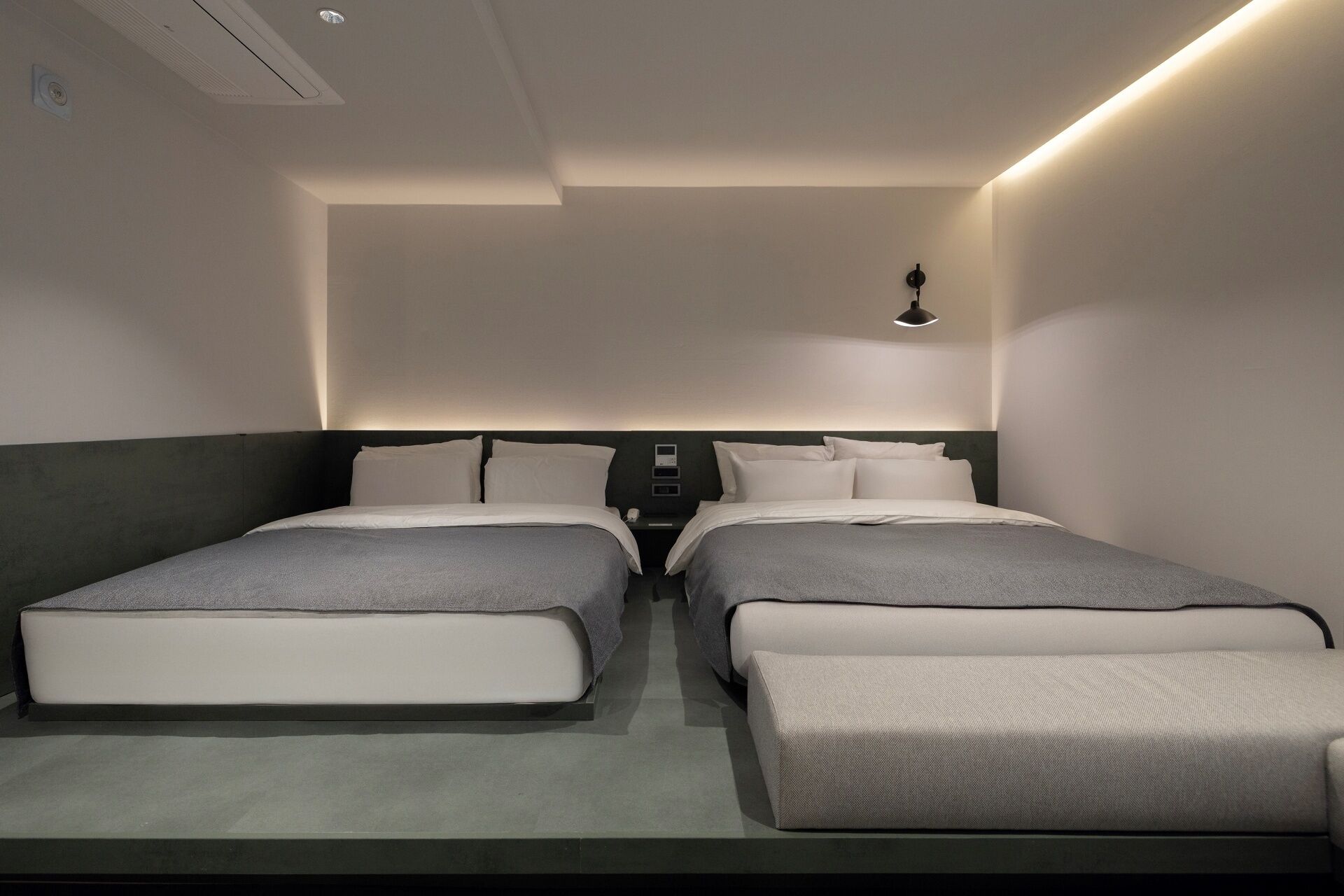 Twin | Desk, laptop workspace, blackout drapes, free WiFi