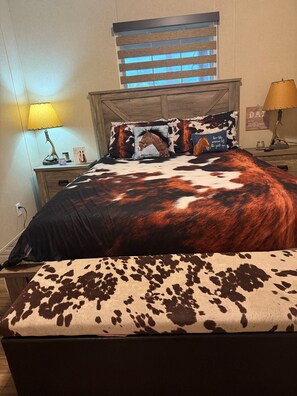 2 bedrooms, iron/ironing board, free WiFi, bed sheets