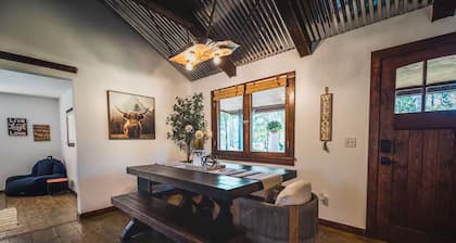 Entire Cabin at peaceful Retreat in Christmas, FL -AC/Sleeps 6.