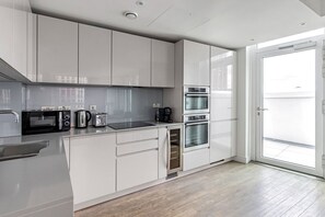 Fridge, microwave, oven, dishwasher