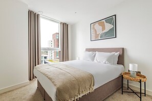 2 bedrooms, iron/ironing board, WiFi, bed sheets - Blueground | Nine Elms, balcony, nr Battersea Park (London)