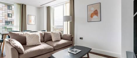 Fernseher, Stereoanlage