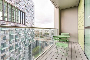 Outdoor dining - Blueground | Isle of Dogs, sauna, nr Thames (London)