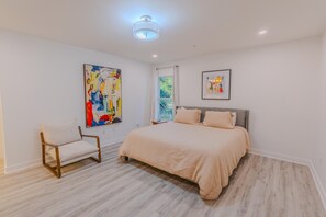 5 habitaciones, tabla de planchar con plancha, wifi y ropa de cama 