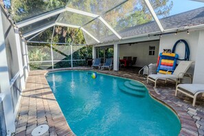 Piscine intérieure, piscine chauffée