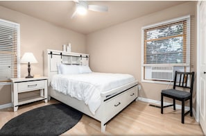 1 bedroom, desk, iron/ironing board, WiFi (free)