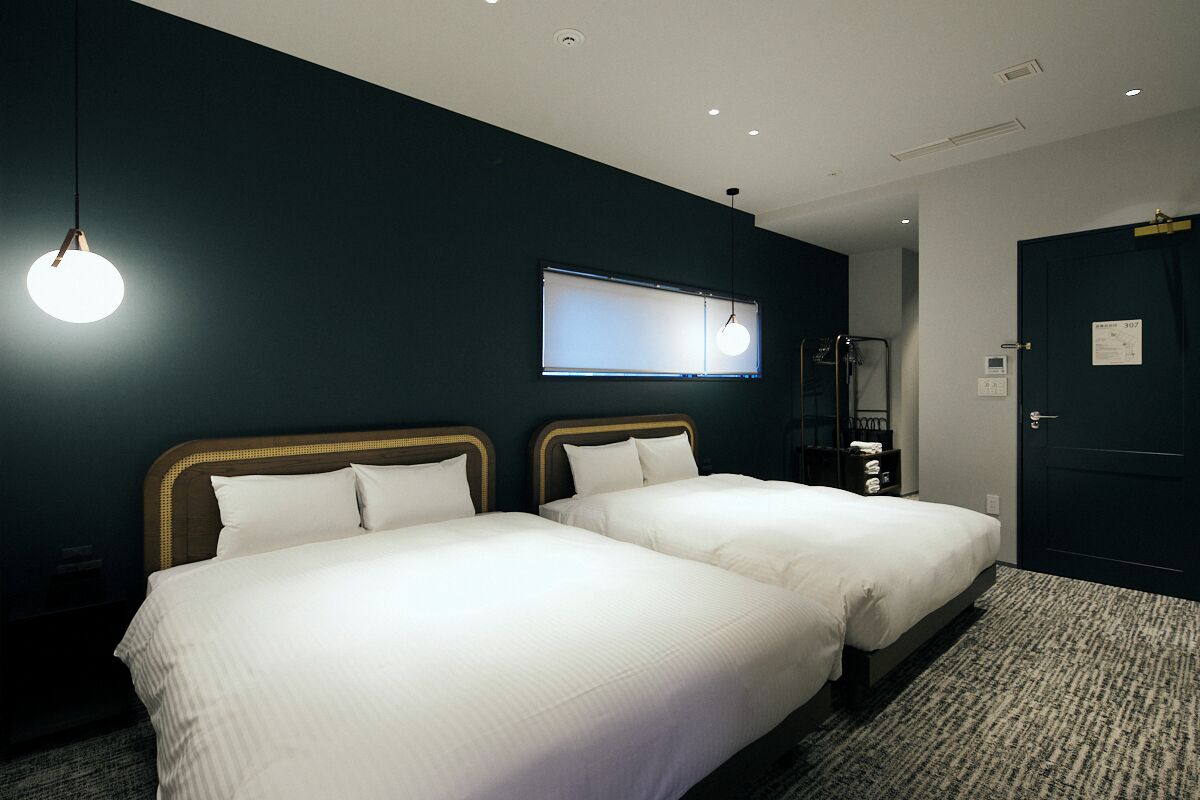 Universal, Non Smoking