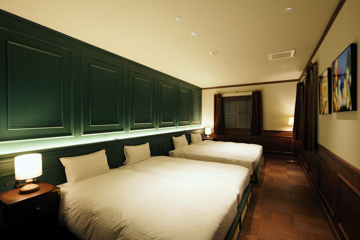 THE HOUSE, Non Smoking | Down comforters, desk, free WiFi