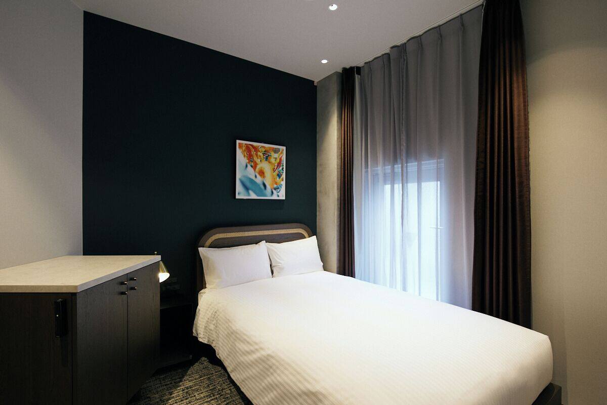 Moderate Semi Double, Non Smoking | Down duvets, in-room safe, desk, free WiFi