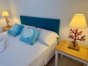 3 bedrooms, desk, travel cot, free WiFi - Trullo Flamingo - Charming fully renovated Villa with private pool (Puglia)