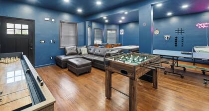 Ultimate Bayonne Escape: 6Bed/4Bath, Gameroom, Sleeps 39, few min to train