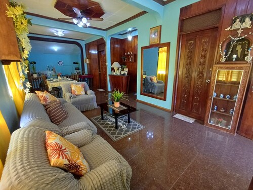 4-bedroom house in Coron Palawan with AC