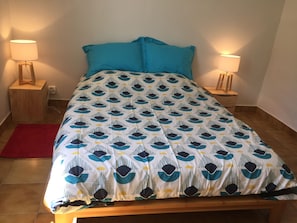 2 bedrooms, iron/ironing board, WiFi, bed sheets - Comfortable house with garden and barn. Suitable for families. Sleeps 6. (Aspremont)