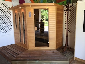 Sauna - Comfortable house with garden and barn. Suitable for families. Sleeps 6. (Aspremont)