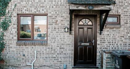 Tranquil 3B House- Sleeps 6, Garden & Free Parking