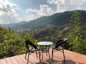 Family Dört Kişilik Oda, Dağ Manzaralı | Oturma alanı | Televizyon 