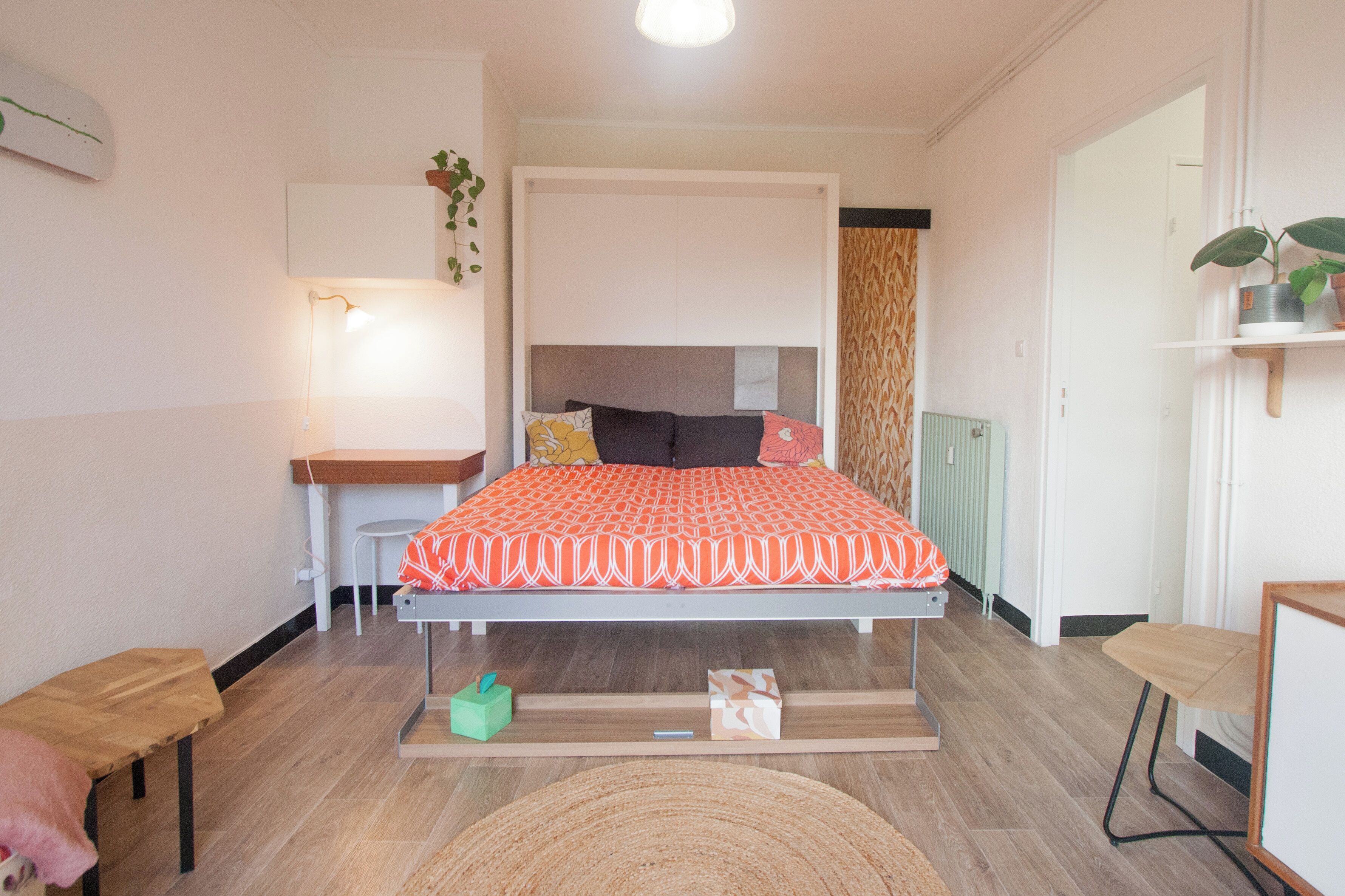 1 chambre, bureau, fer et planche à repasser, Wi-Fi gratuit