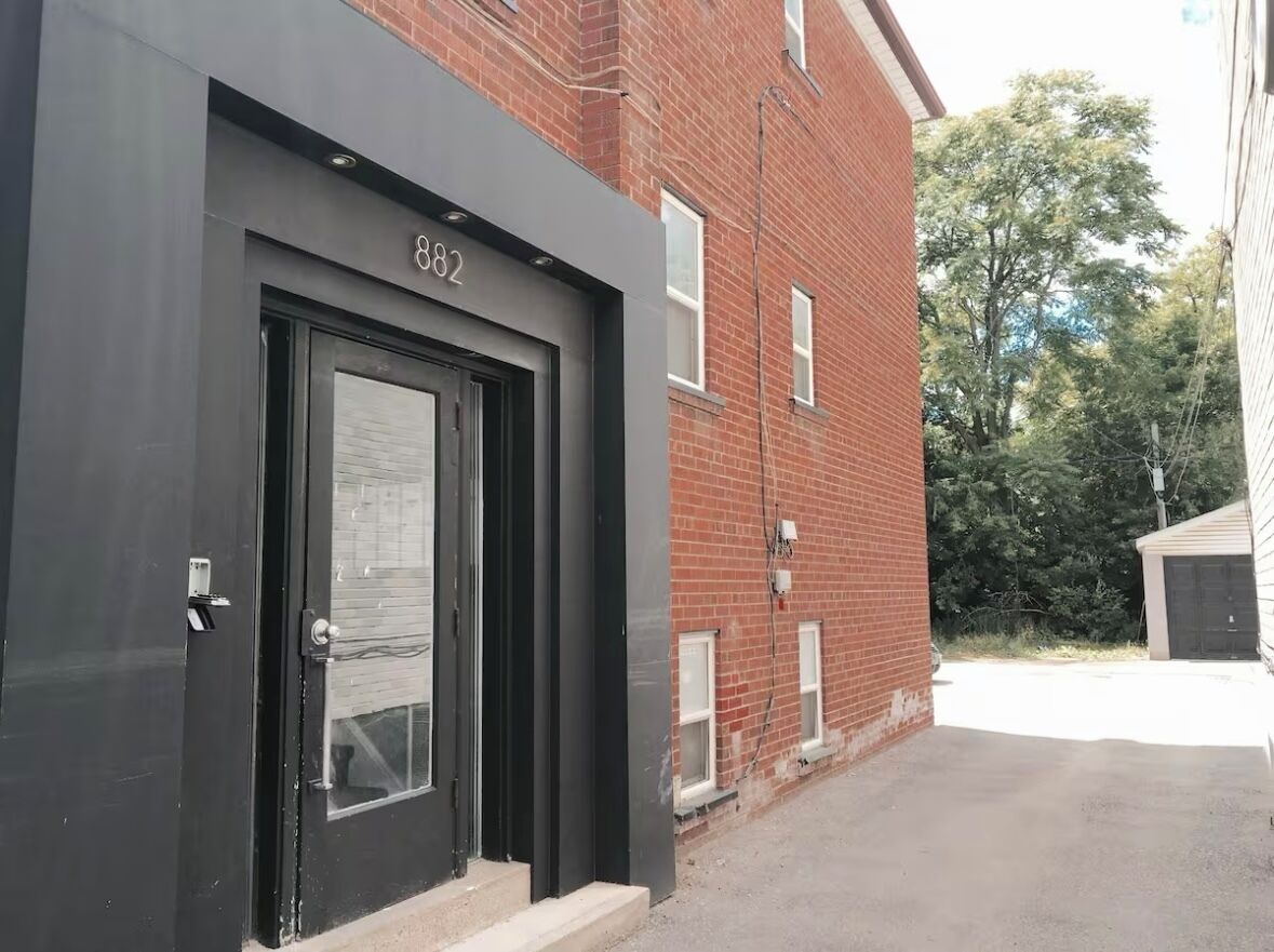 تفاصيل الفندق من الخارج