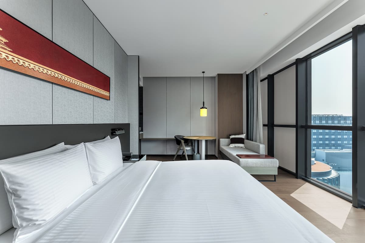 Blackout curtains, free cots/infant beds, free WiFi, bed sheets